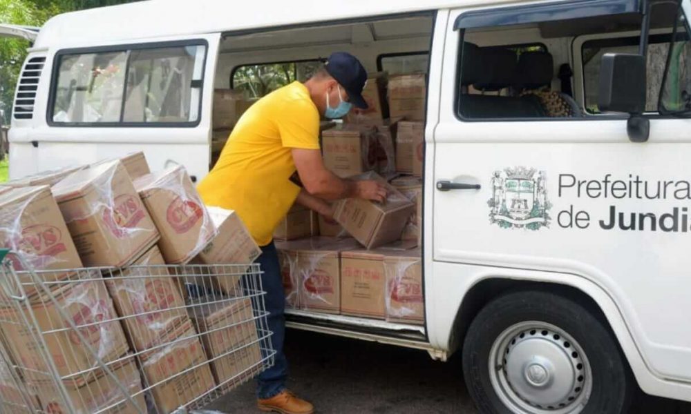 Dentista reúne vizinhos para doação de alimentos em Jundiaí