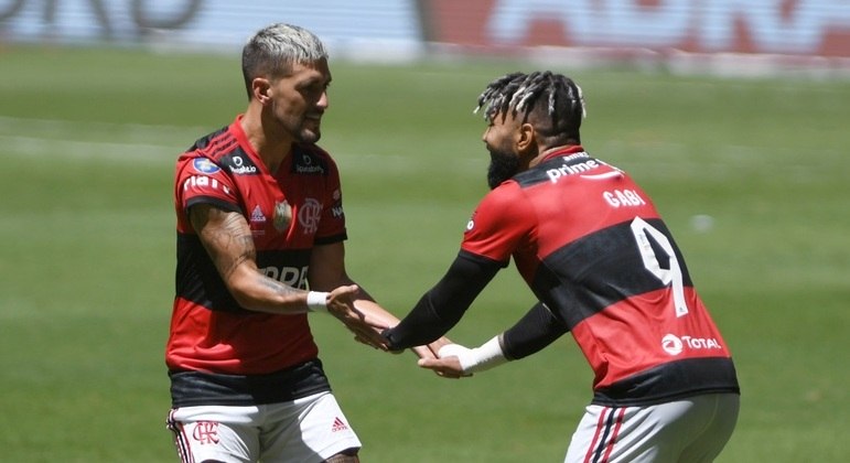 É CAMPEÃO! Flamengo vence o Palmeiras nos pênaltis e conquista o
