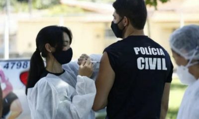 Policial Militar recebe primeira dose da vacina contra Covid19 em São Paulo
