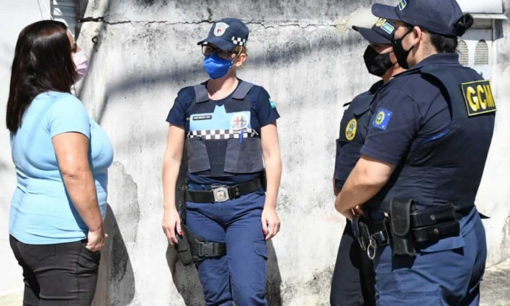 Representantes de Caieiras acompanharam a GMJ em visitas às mulheres atendidas pela patrulha