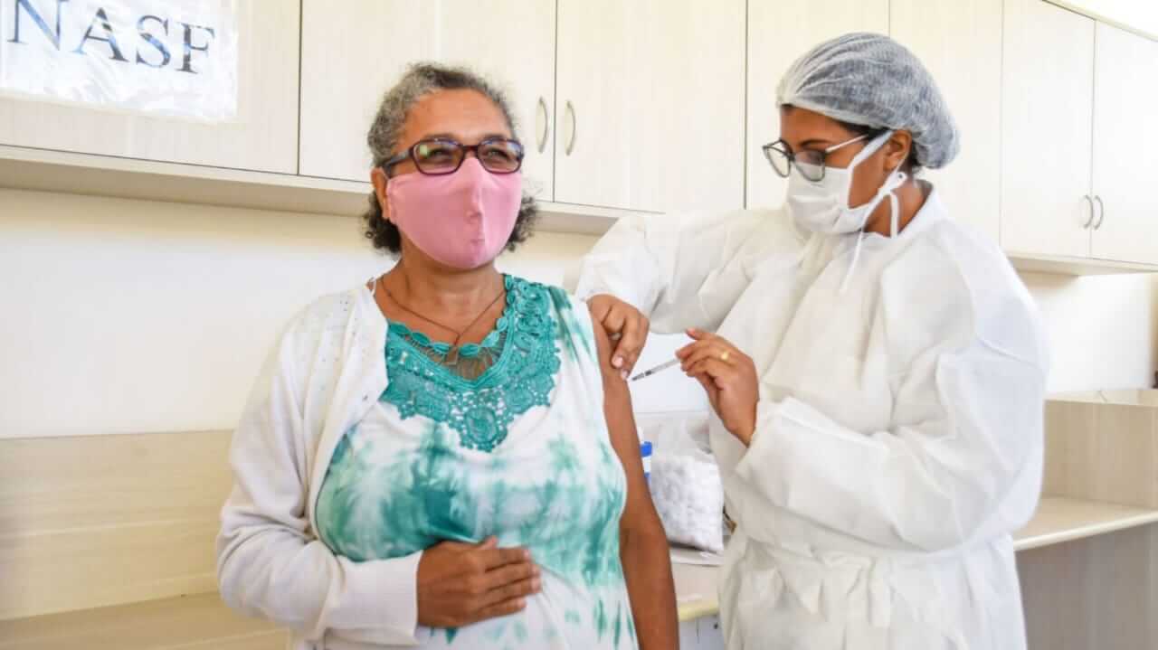Devanir (61) recebeu a vacina contra Covid19 na UBS do Jundiaí Mirim