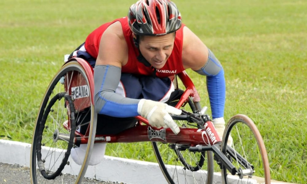 Pan-Atleta em cadeira de rodas de corrida