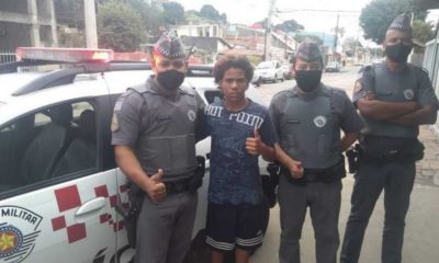Policiais Militares junto de adolescente em Jundiaí