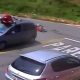 Registro de acidente em Várzea Paulista - motociclista em cima de capô de carro