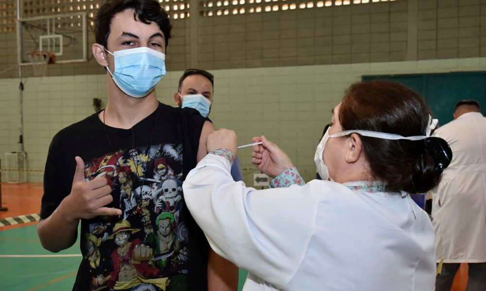 Vacinação em adolescentes em Jundiaí