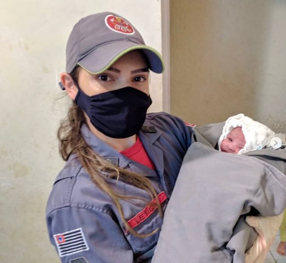 Corpo de bombeiros auxilia em parto de bebê