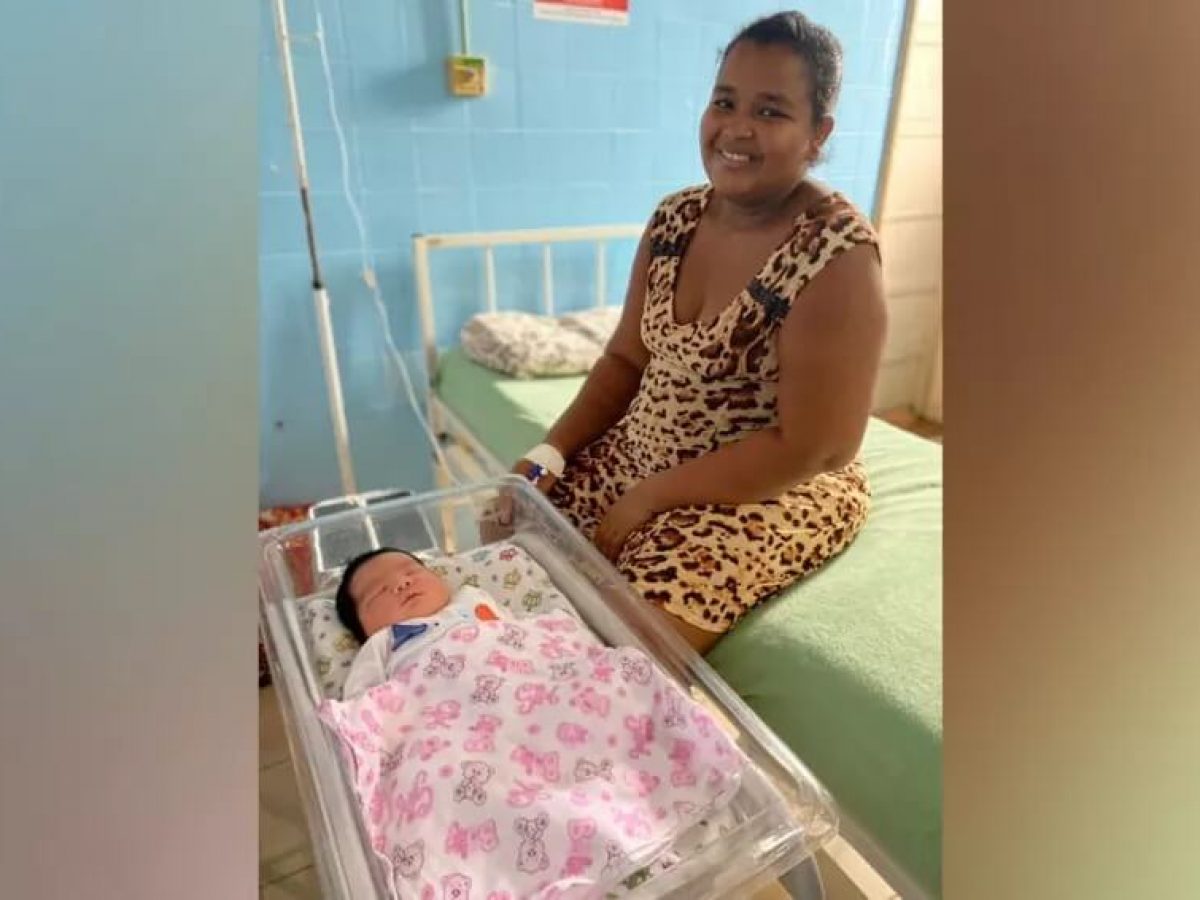 Mulher que descobriu gestação aos 7 meses dá à luz bebê de quase 6 kg