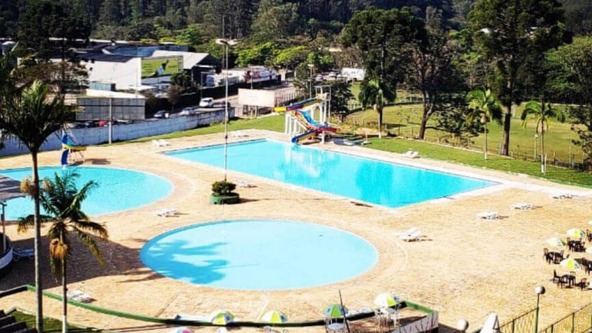 Estudante afogado em piscina de clube durante passeio é sepultado em Caxambu