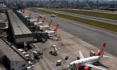 Aviões da GOL em aeroporto