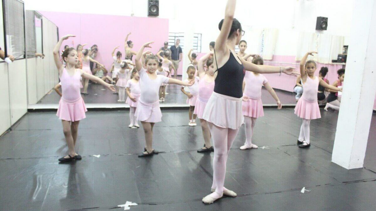 As vantagens da prática do ballet na escola