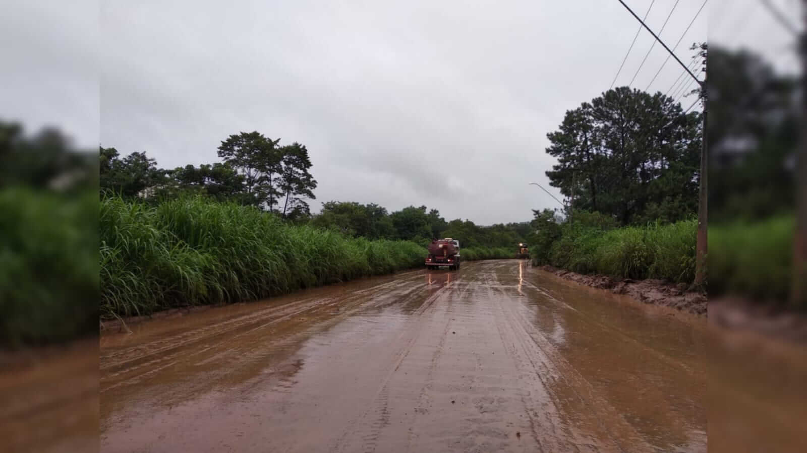 Ruas e estradas comprometidas pela chuva em campo limpo paulista