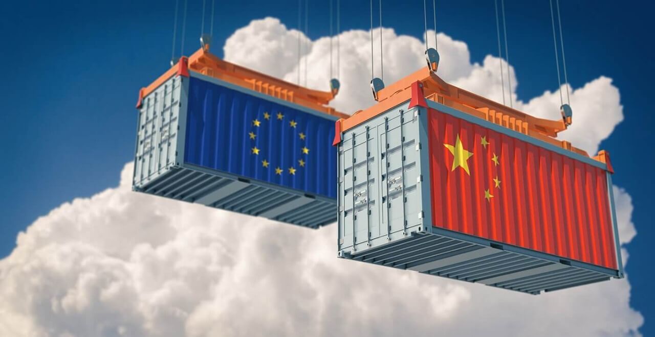 Arte de containers com bandeiras da Rússia e da China