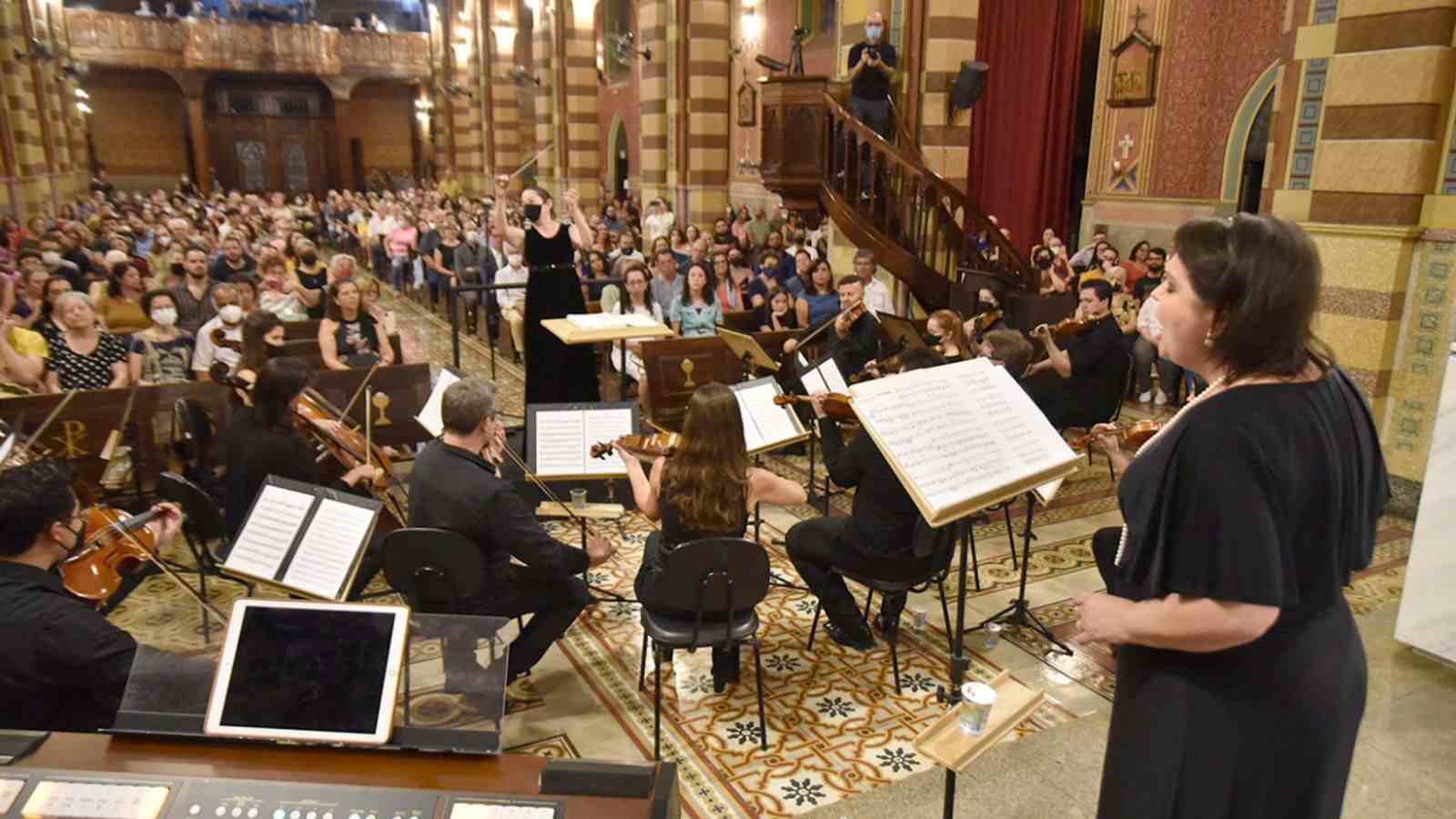 Orquestra municipal é convidada por igreja da capital