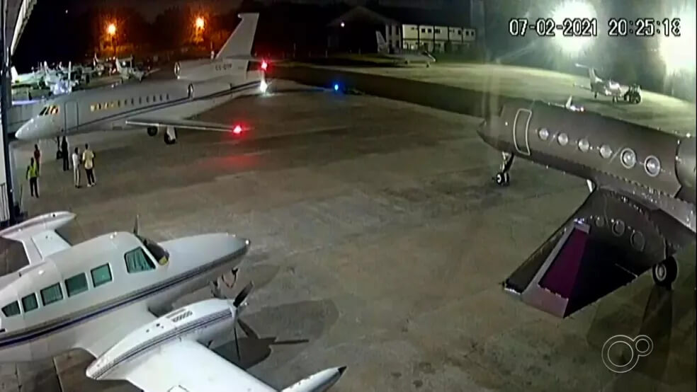 Avião no Hangar em Jundiaí
