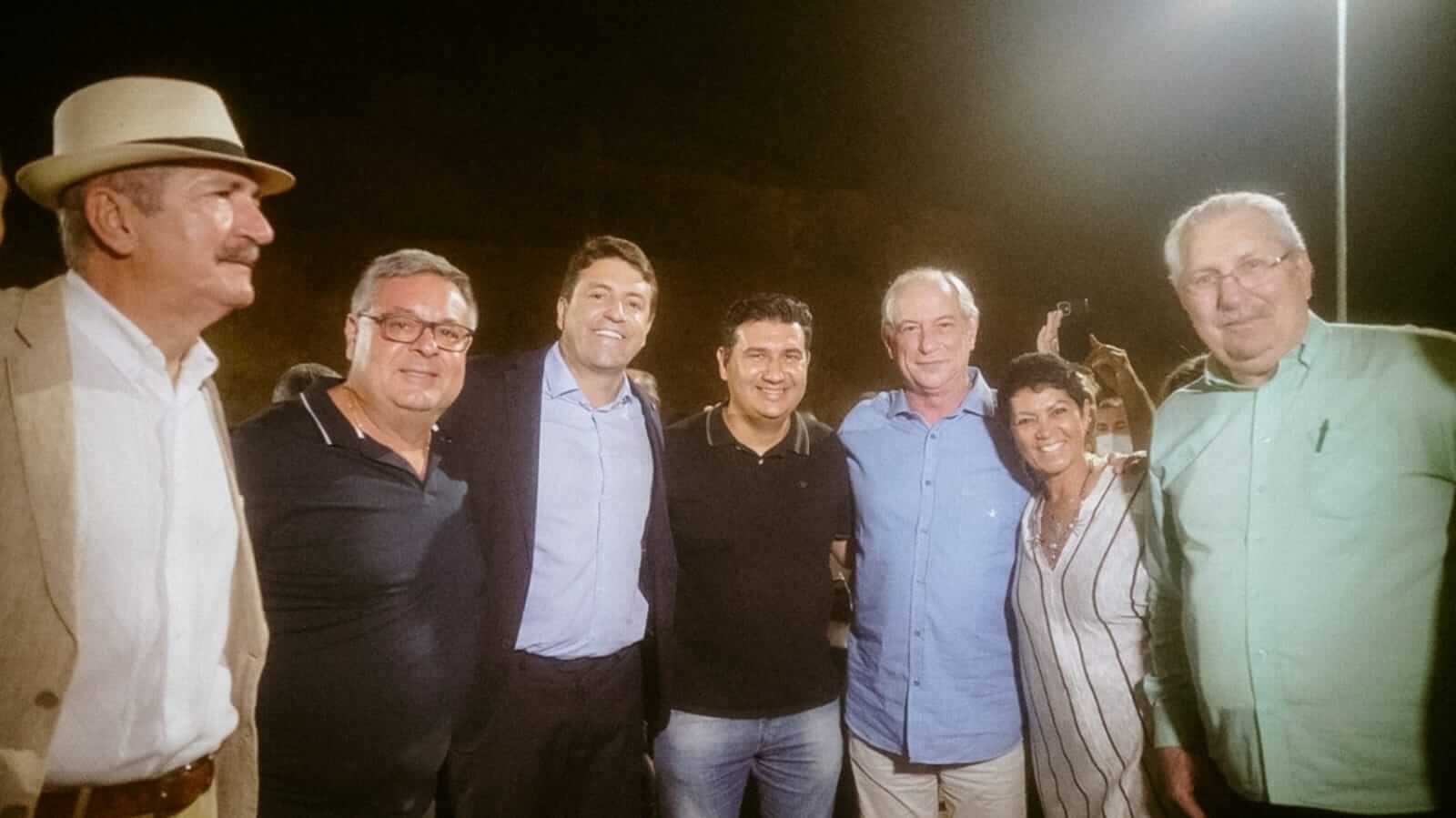 Ciro Gomes com apoiadores de Jundiaí