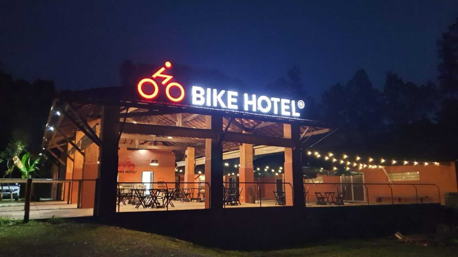 Fachada do Bike Hotel