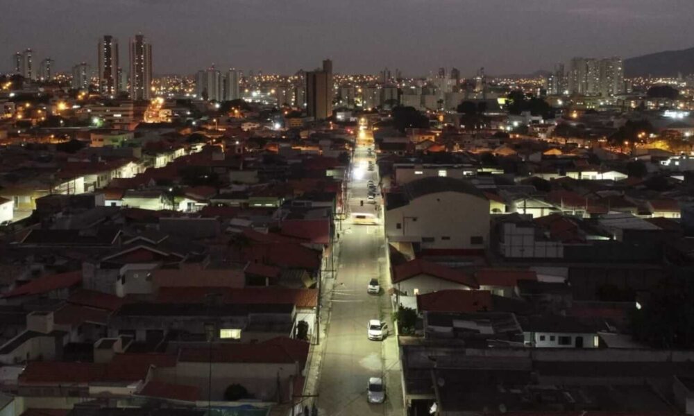 Iluminação pública na Ponte São João em Jundiaí