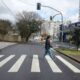 Julya tem utilizado bastante a nova faixa de pedestres da rua Barão de Teffé