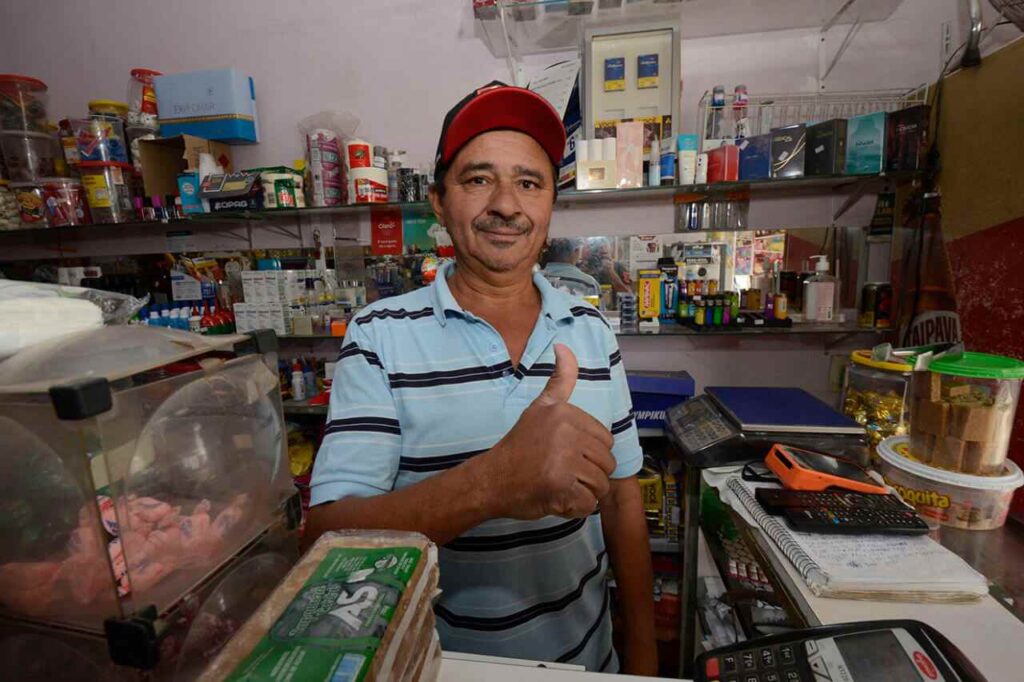 José Galdino é comerciante no bairro e está satisfeito com os investimentos realizados