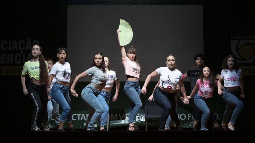 Dançarinas do Núcleo Empresarial de Dança da ACE Jundiaí