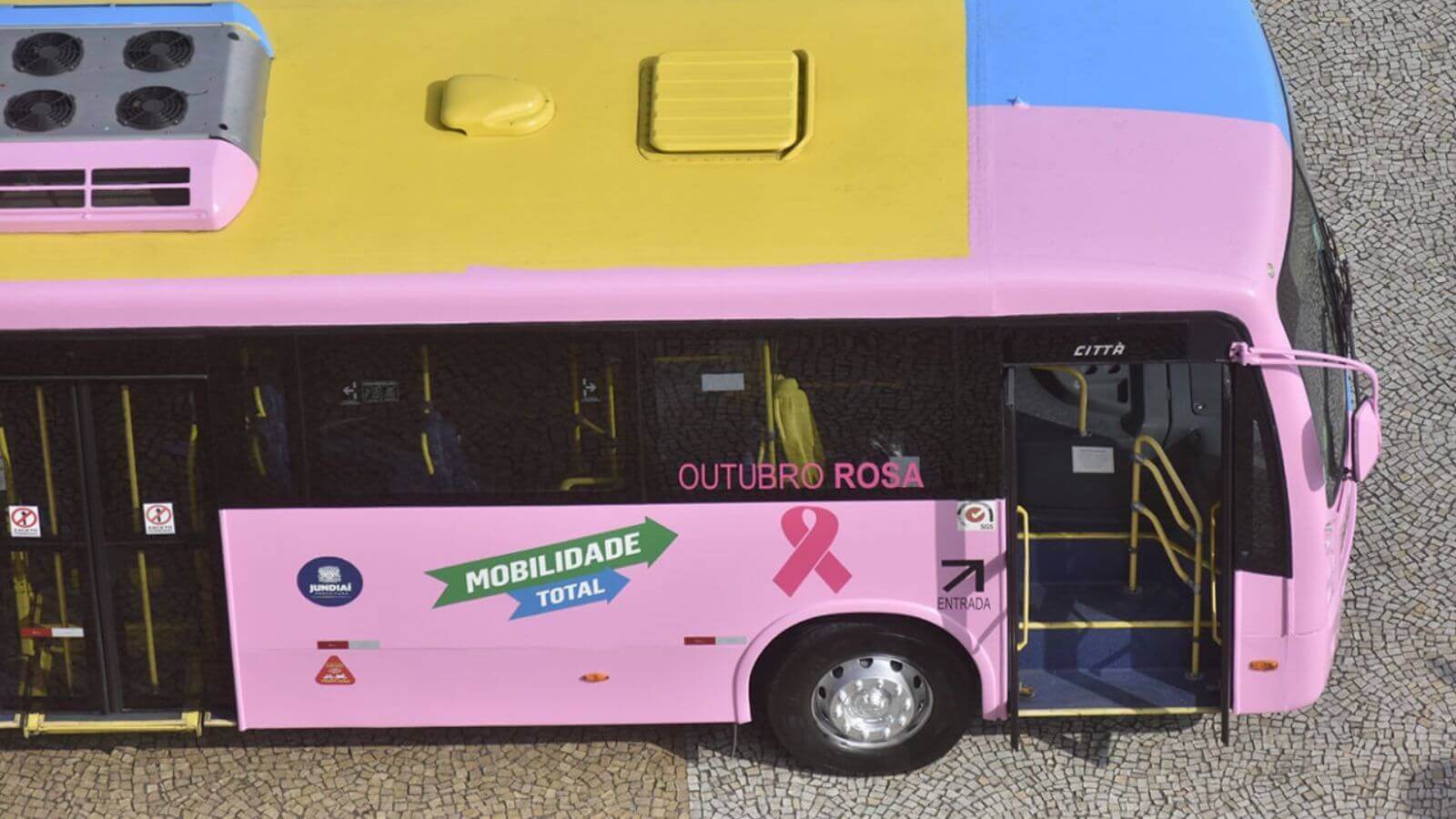 Ônibus circula em Jundiaí alertando sobre o Outubro Rosa e Novembro Azul