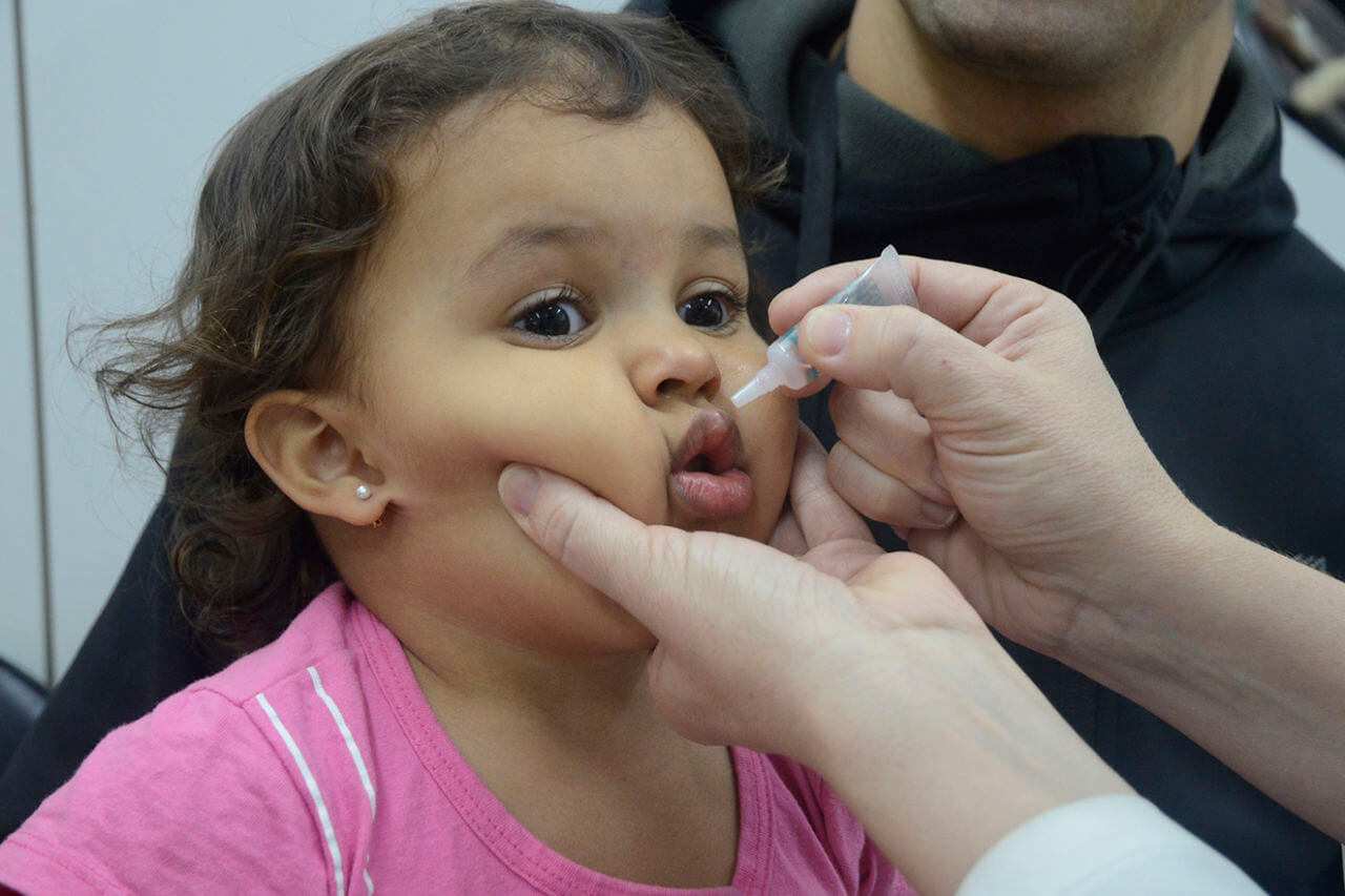 Campanha de dose de reforço contra a poliomielite (paralisia infantil) está em andamento em toda a rede de saúde de Jundiaí