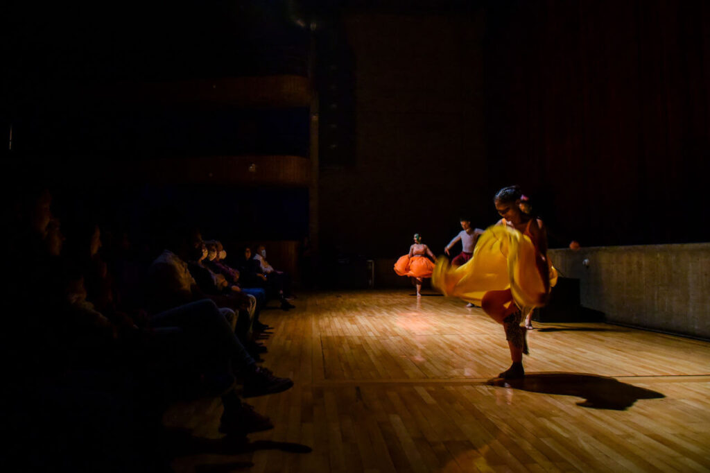 Música & Histórias, que mistura dança, teatro e música, irá fazer parte da programação do Mês da Consciência Negra