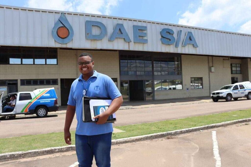 Ghean Jesus de Oliveira chegou à DAE há 11 meses e já conquistou os servidores. Ele quer seguir carreira na área de Psicologia
