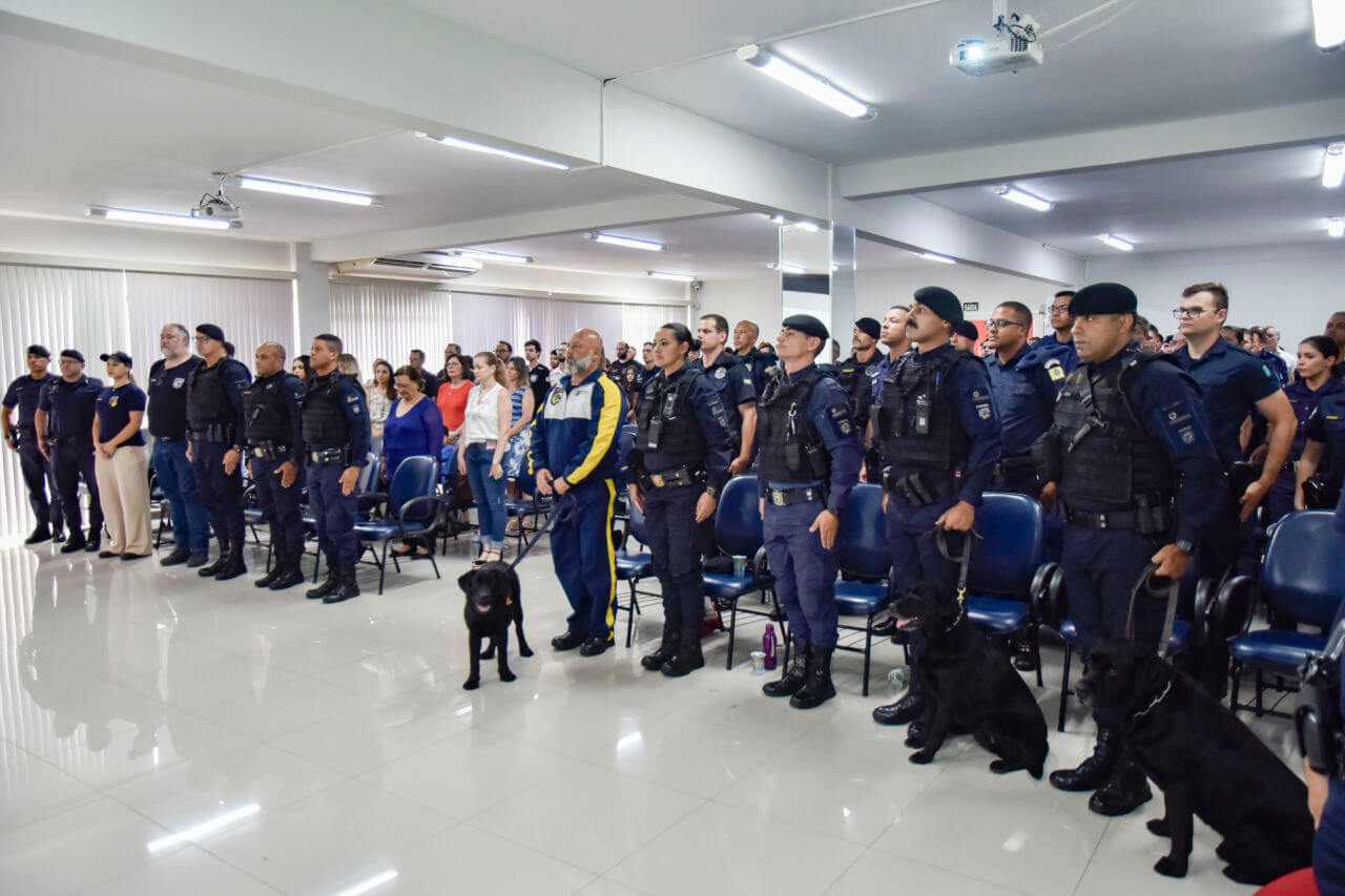 Integrantes de órgãos de segurança pública participaram de curso de cinotecnia e receberam a certificação