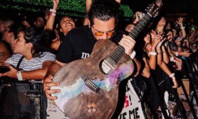 Fã de Jundiaí ganha violão do Chris Martin