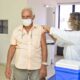 Idoso sendo vacinado contra gripe em Jundiaí