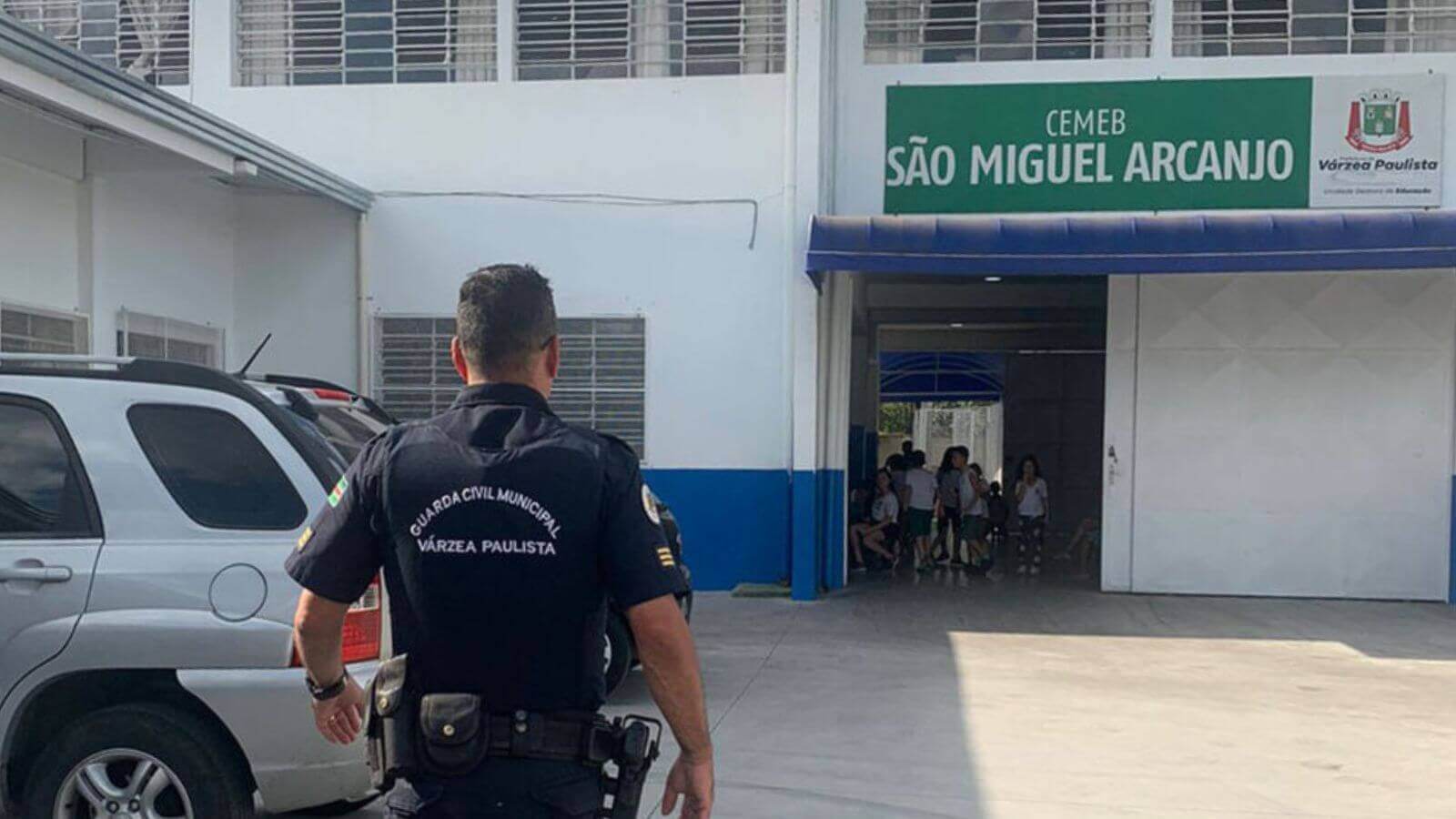 Guarda Municipal em Escola de Várzea Paulista