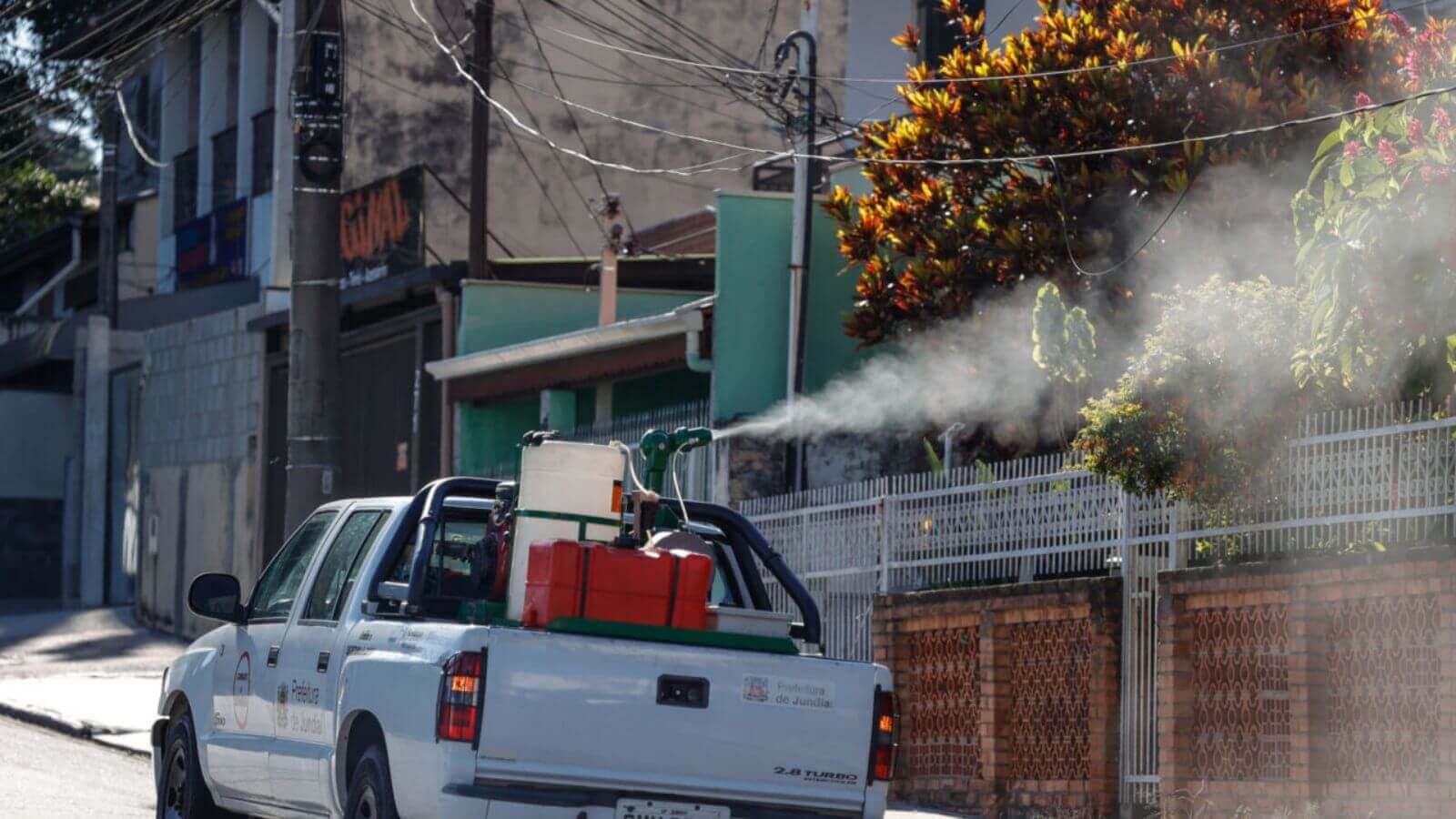Vigilância Sanitária de Jundiaí realiza nebulização contra arboviroses na Vila Hortolândia