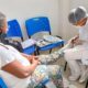 Pacientes com diabetes recebem atendimento de podologia na Clínica da Família Hortolândia