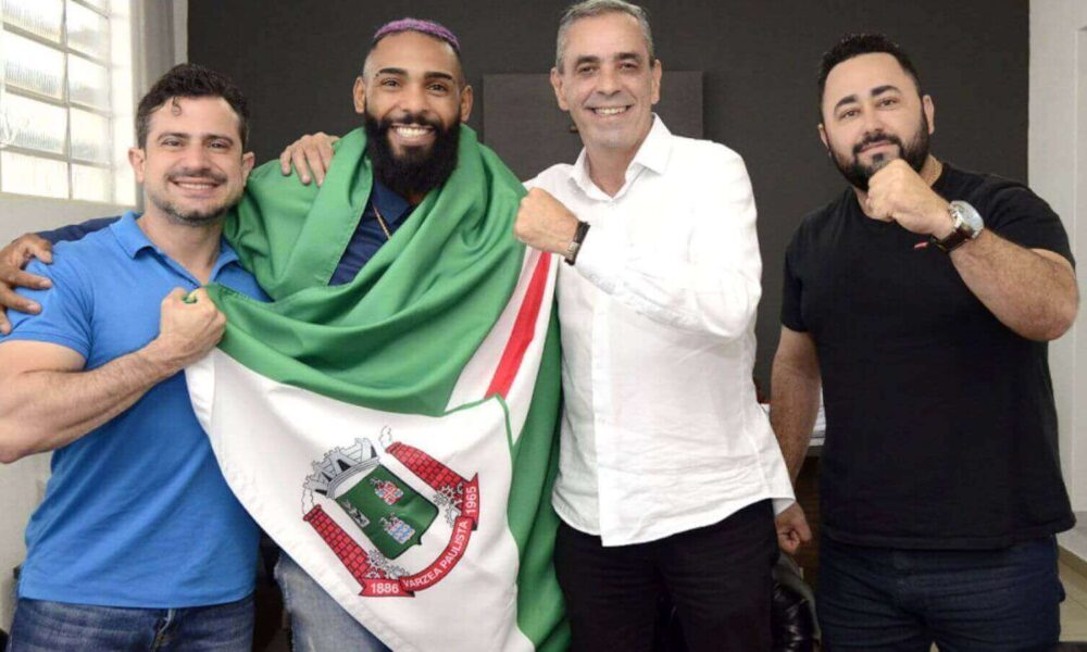 Lutador Cláudio Ribeiro retorna a Várzea Paulista após grande vitória no UFC