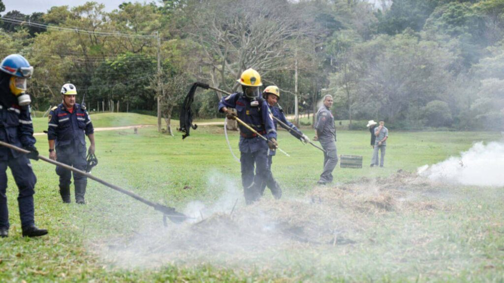 Defesa Civil de Jundiaí promove capacitação para combate a incêndios