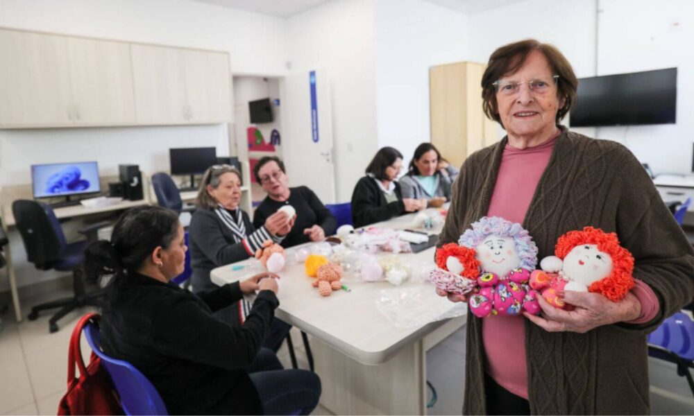 Confecção de bonecas auxilia pacientes da Clínica da Família Hortolândia, em Jundiaí