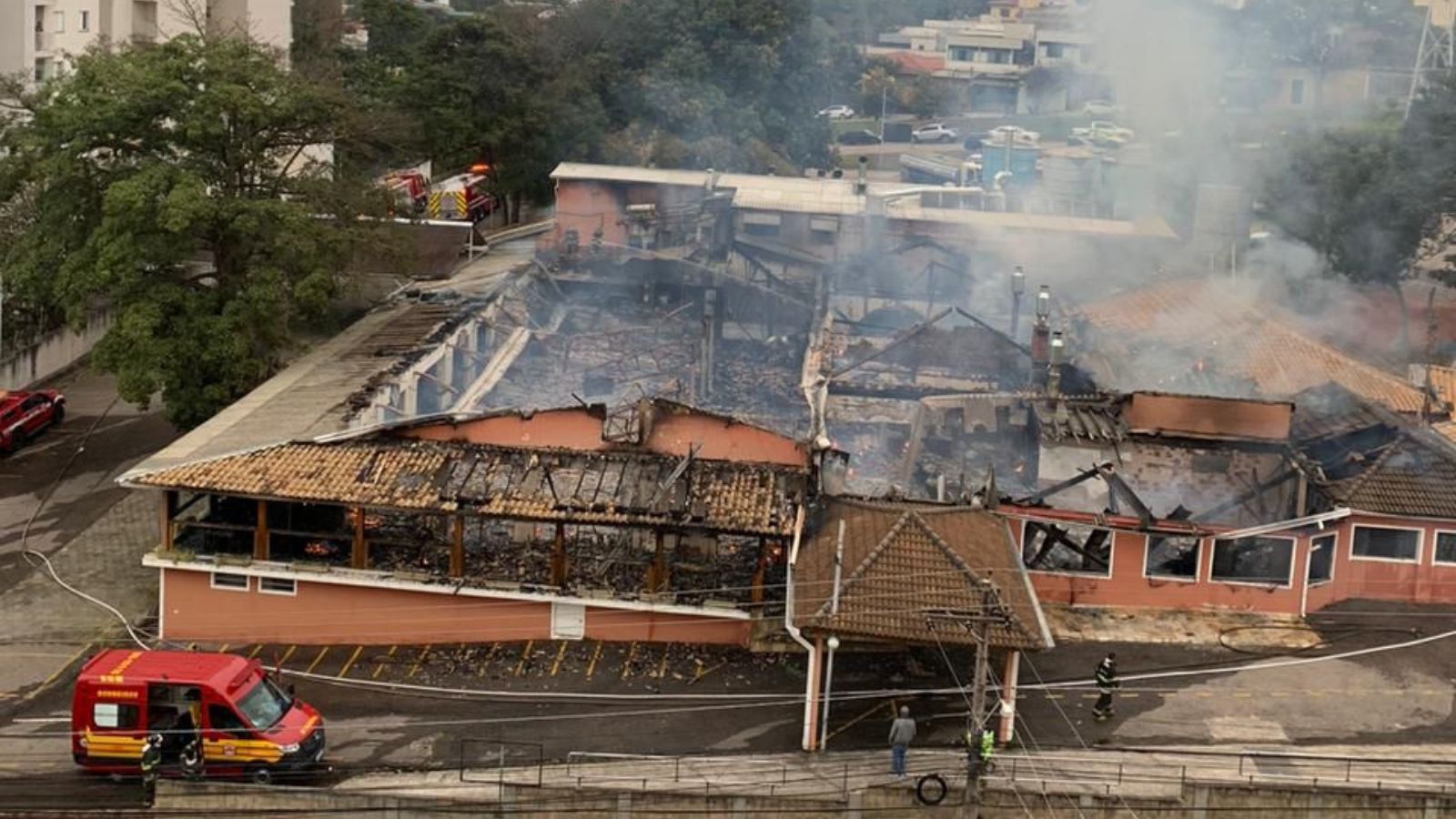 Restaurante Vesúvio de Jundiaí é destruído por incêndio