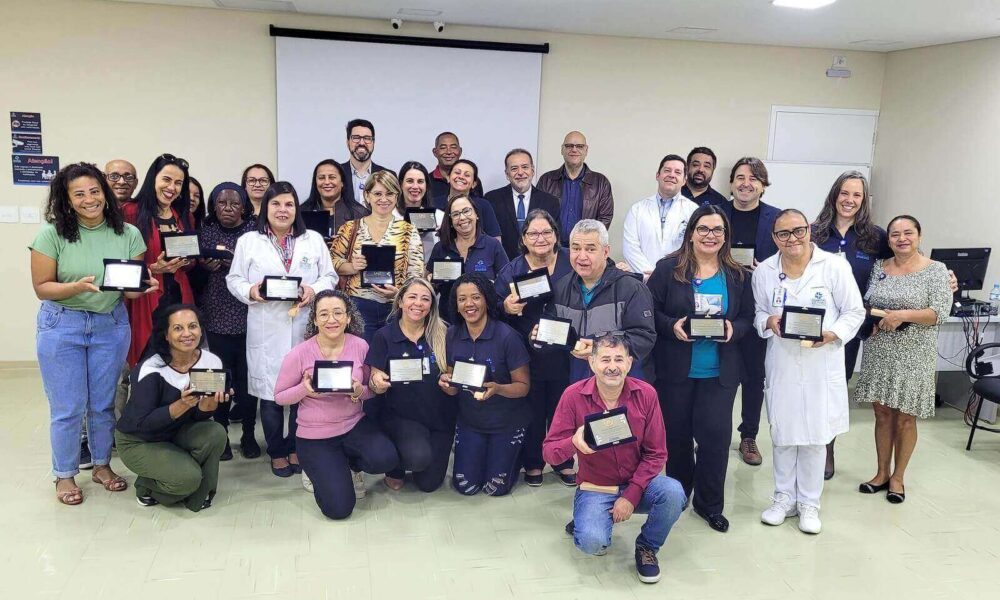 Colaboradores celebram 25 anos de dedicação ao Hospital São Vicente