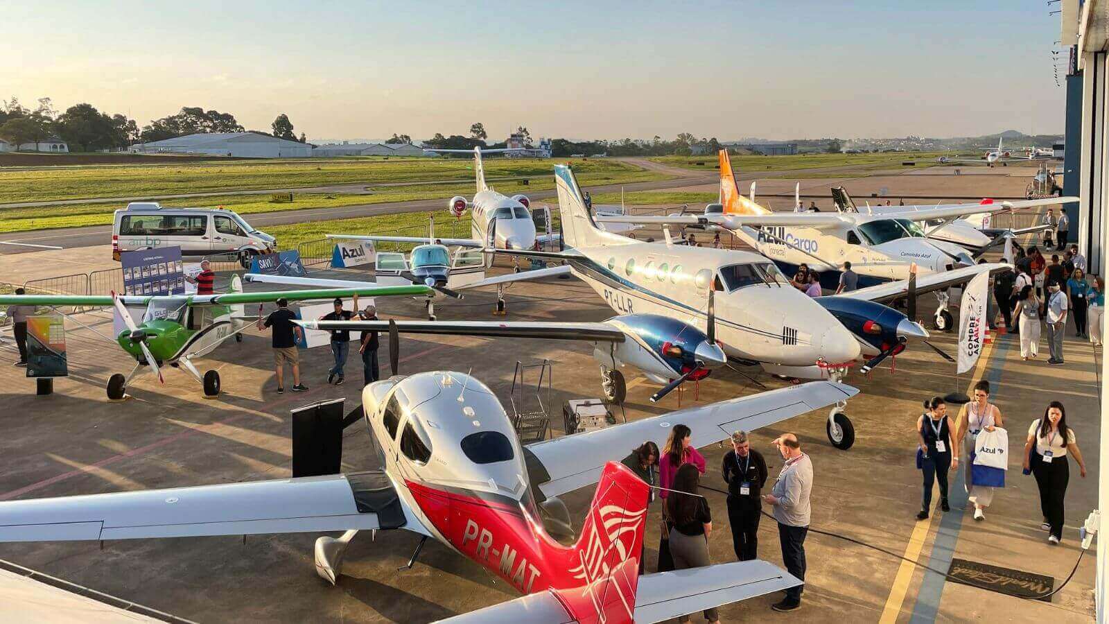 Aviatrade evento de aviação no Aeroporto de Jundiaí