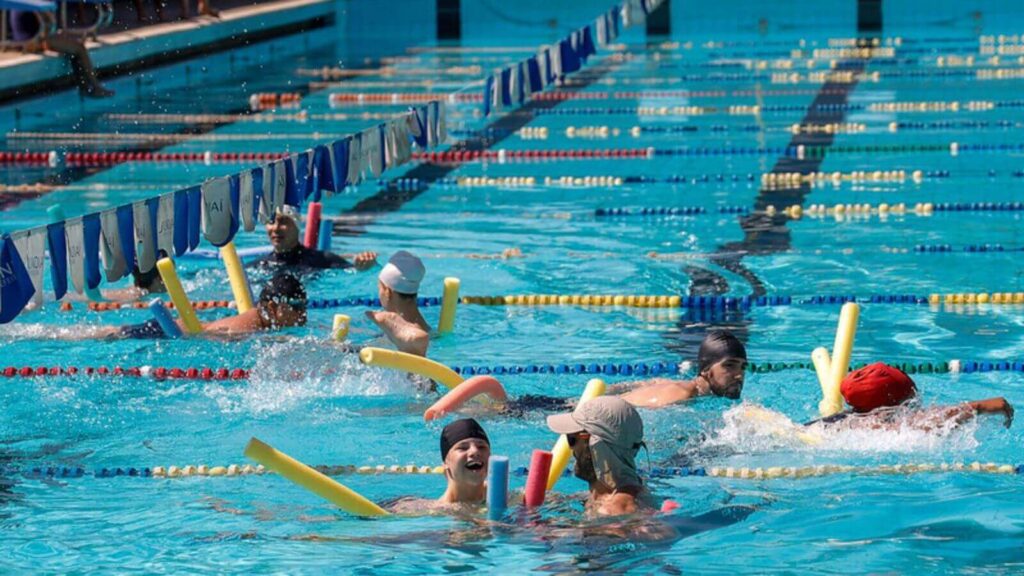 Festival Regional de Natação leva grande público à piscina do Bolão de Jundiaí