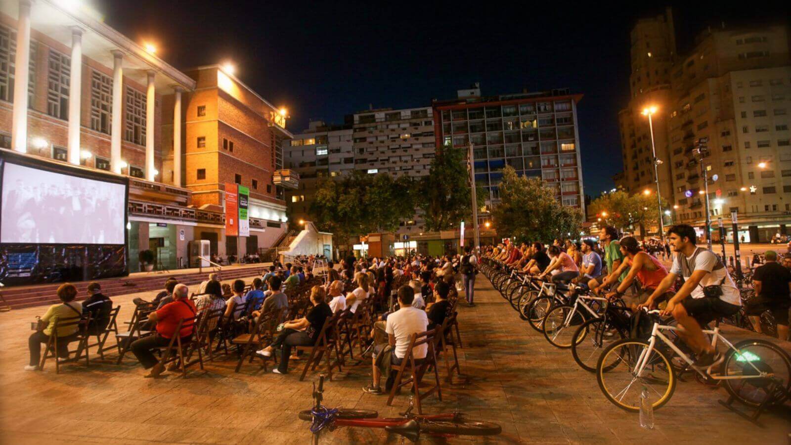 BikeCine cinema ao ar livre movido a bicicletas chega a Itupeva