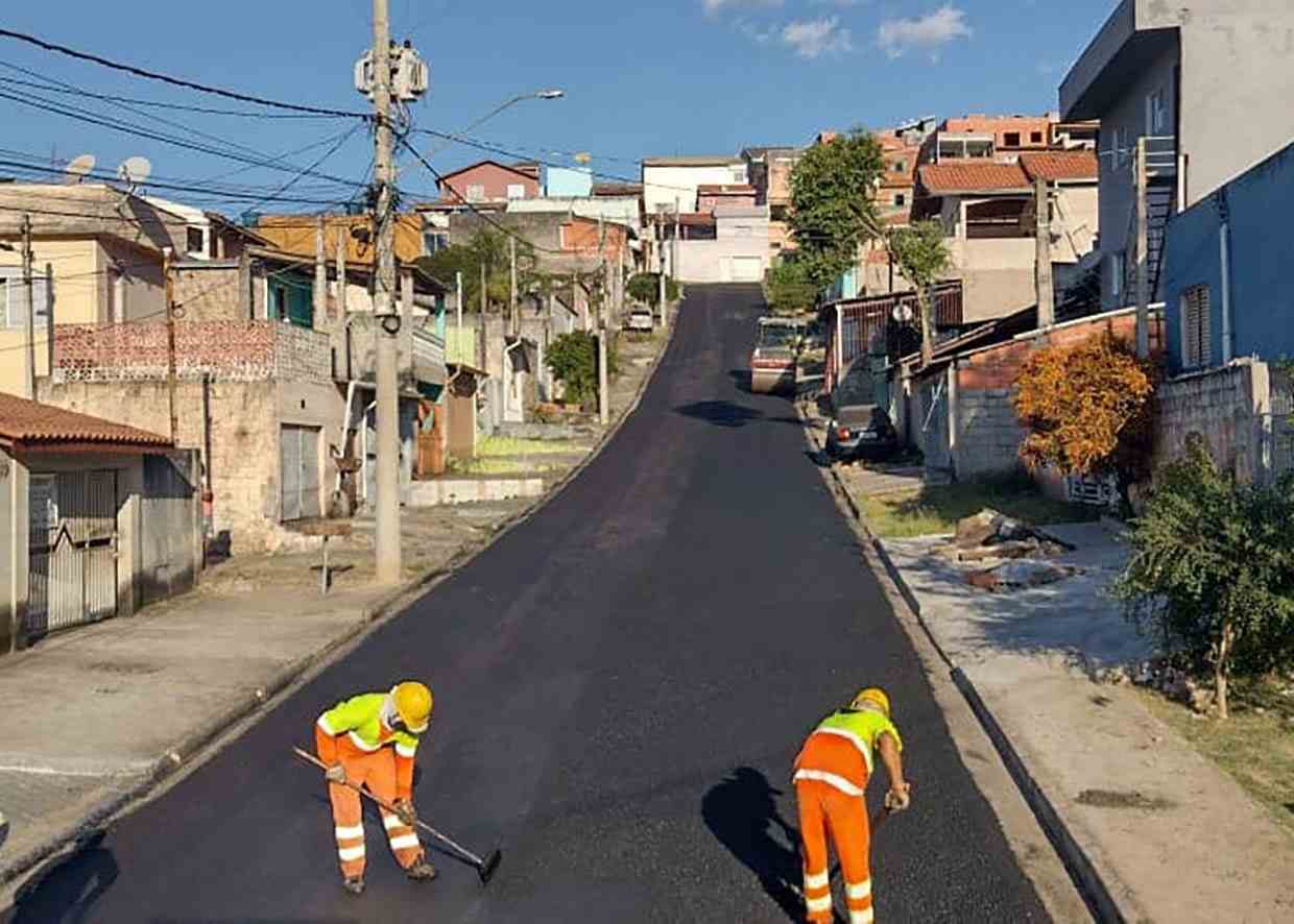 Obras de asfalto em Várzea Paulista no bairro da Promeca