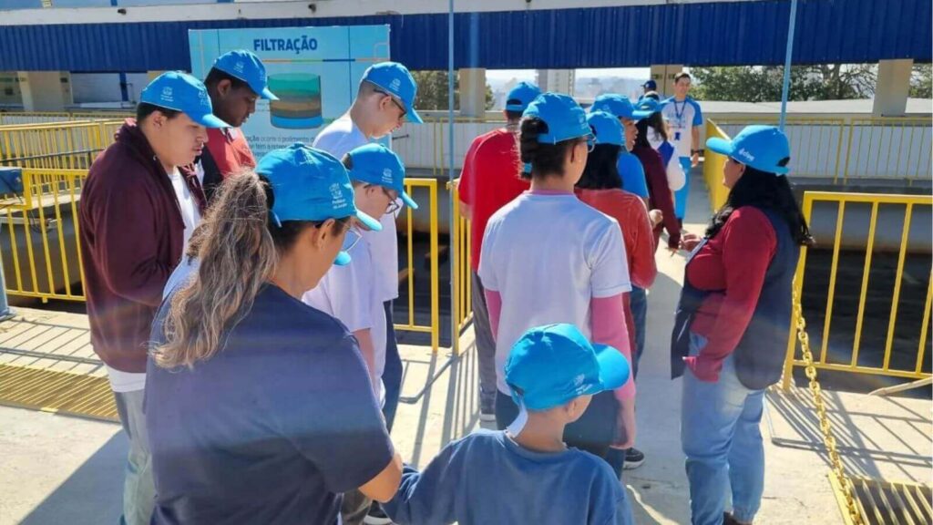 Alunos da APAE de Jundiaí participam de visita técnica à DAE