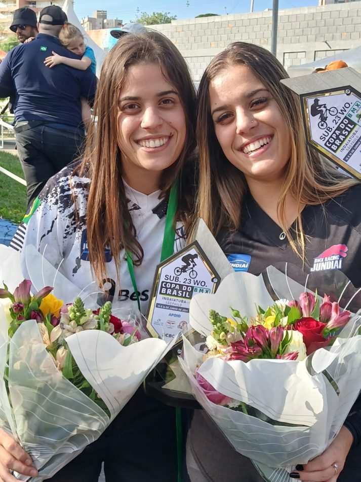 Da equipe de BMX de Jundiaí, Isa e Lara Grigoleto ficaram com a segunda e terceira posição na Copa do Brasil em Indaiatuba