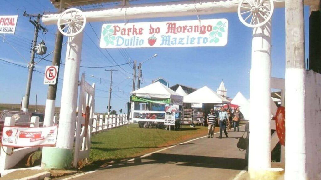 Entrada da Festa do Morango