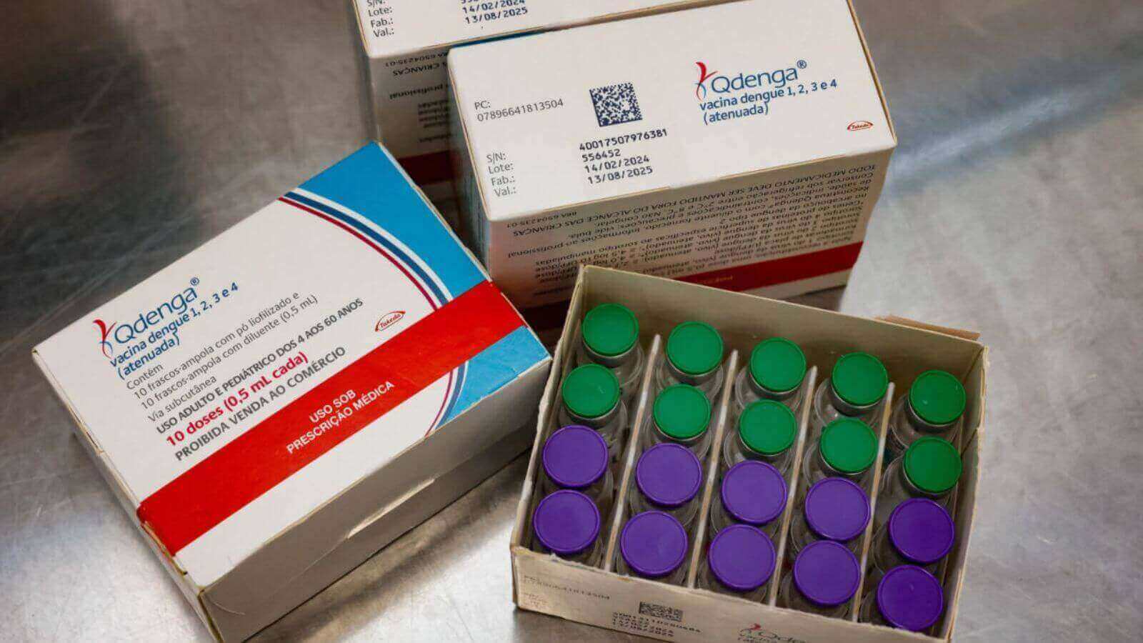 Caixas de vacina contra dengue em UBS de Jundiaí