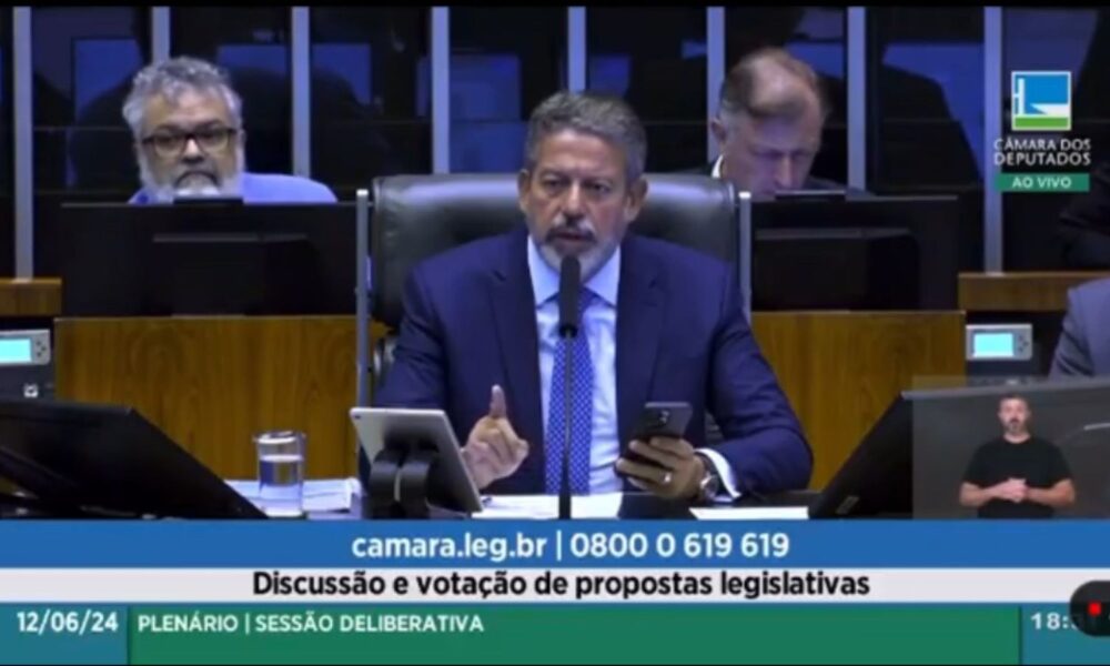 Presidente da Câmara dos Deputados, Arthur Lira, durante votação de projeto que iguala aborto ao homicídio