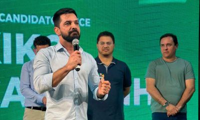 Henrique Martin discursando na convenção do MDB como candidato a prefeito de Cabreúva.