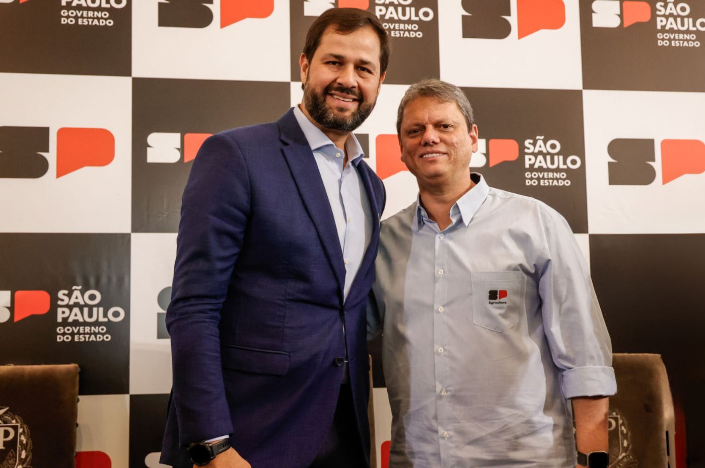 Prefeito Luiz Fernando Machado, ao lado do Governador do Estado de São Paulo, Tarcísio de Freitas